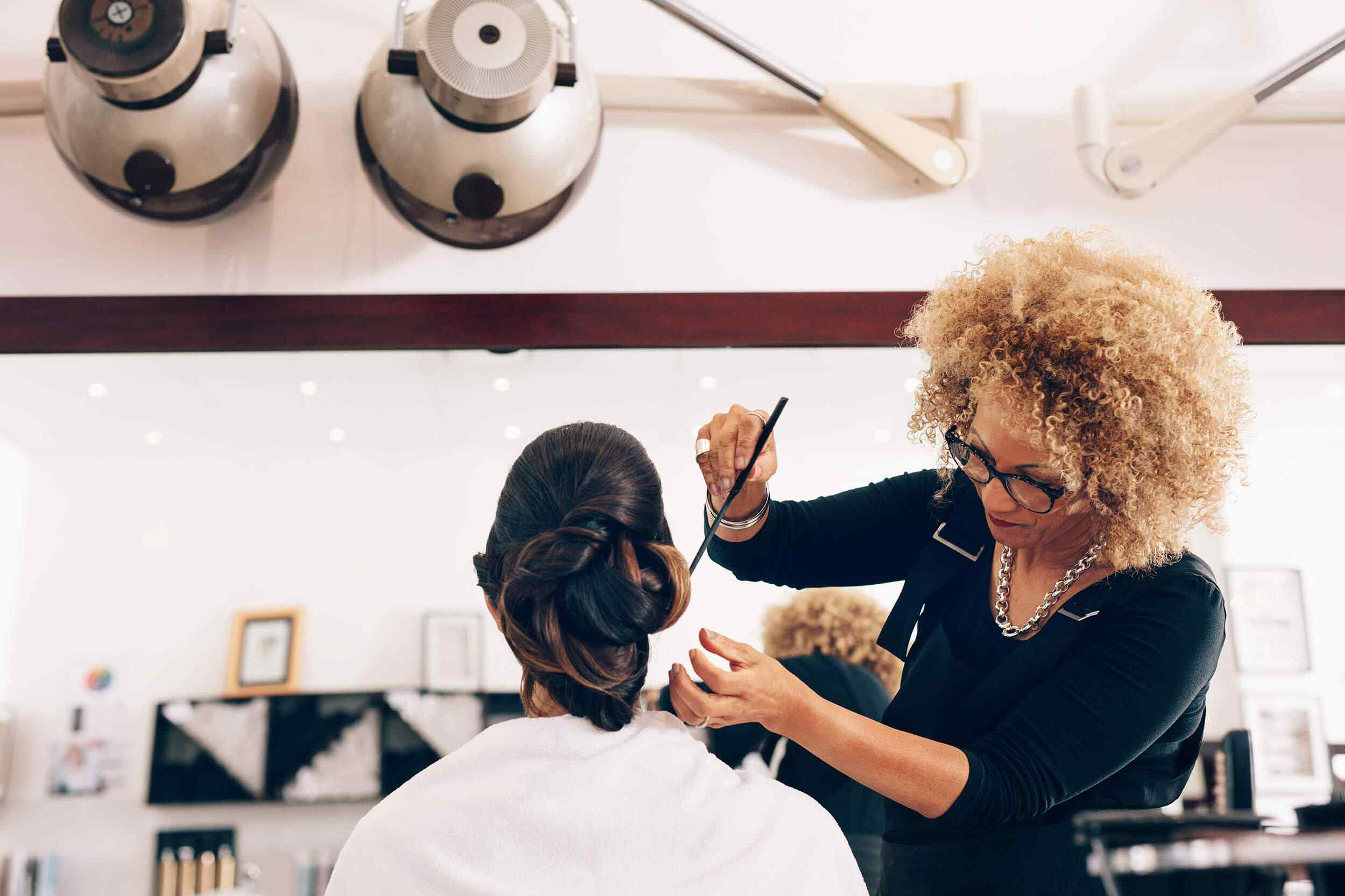 https://alegriadvivir.com/wp-content/uploads/2018/10/hairdresser-stylize.jpg