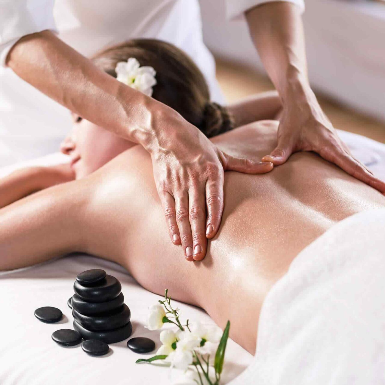 https://alegriadvivir.com/wp-content/uploads/2018/10/spa-massage-17-1280x1280.jpg