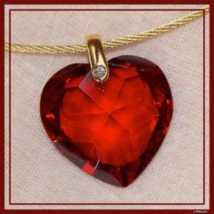 https://alegriadvivir.com/wp-content/uploads/2025/08/corazon-de-las-reinas-diamante-31-385x385-1-300x300.webp